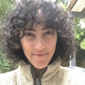 Meet your Posher, Mia